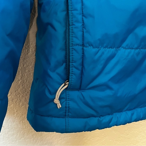 The North Face Blue Puffer Jacket Women's Size Medium - Picture 5 of 12